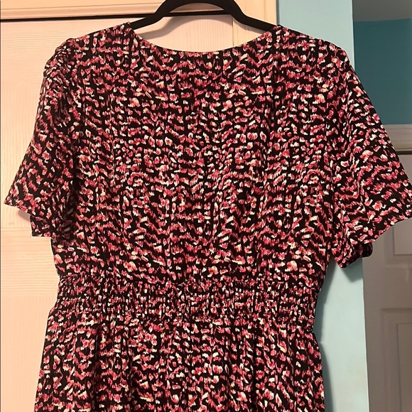 Elegant Red and Black Floral Women's Maxi Dress with Slit - Picture 8 of 10